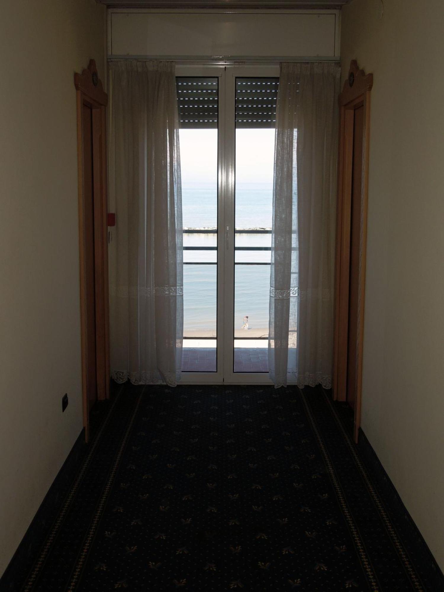 Hotel Mondial Bellaria-Igea Marina Buitenkant foto